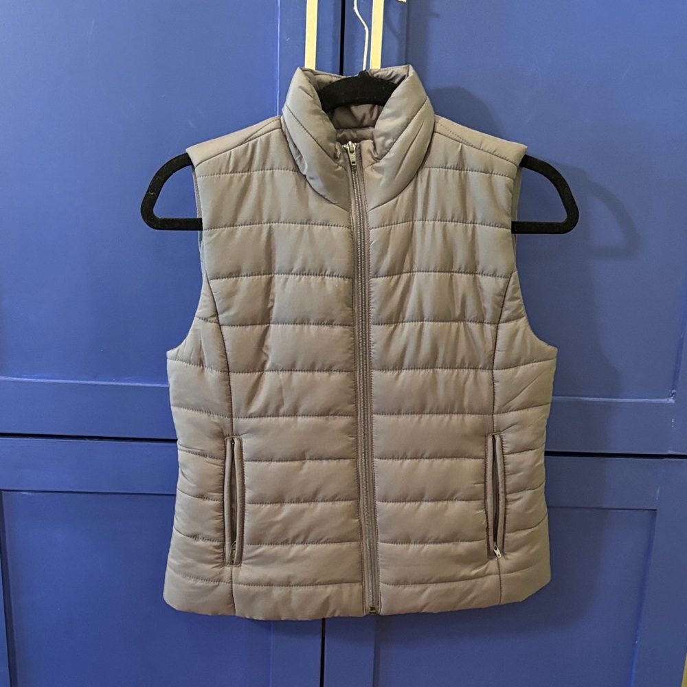 LOFT Women's Lightweight Soft Gray Quilted Vest
